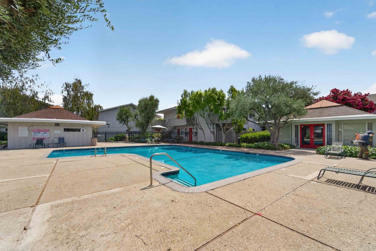 255 S Rengstorff Ave #42, Mountain View